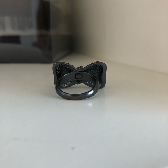 Gunmetal Rhinestone Bow Ring - Picture 3 of 4